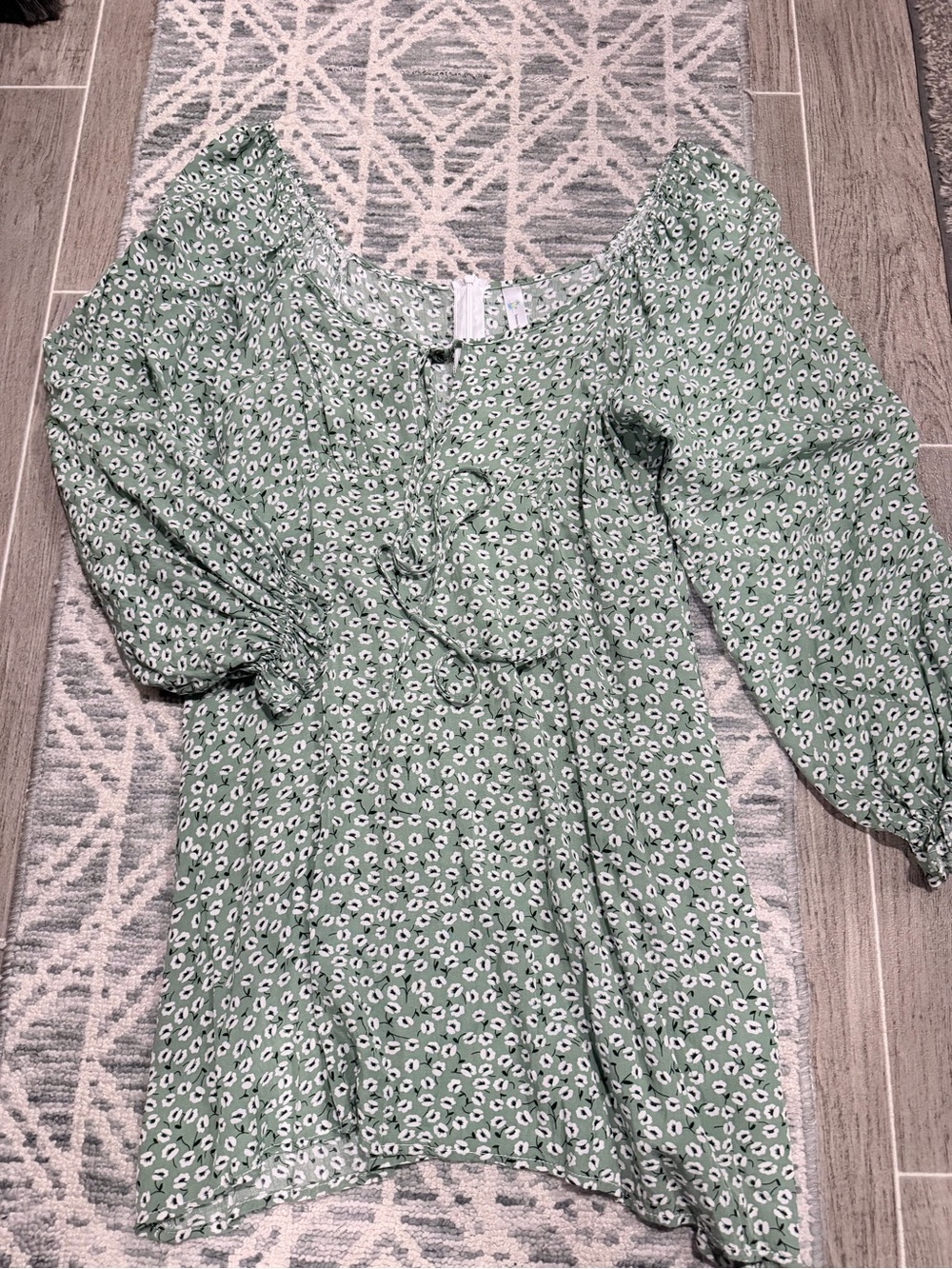 Green Floral Puff-Sleeve Dress